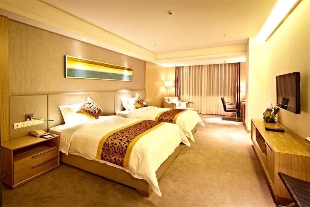 Pearl River International Hotel - Canmetro Line 11 Yijing Lu Station Гуанчжоу Экстерьер фото