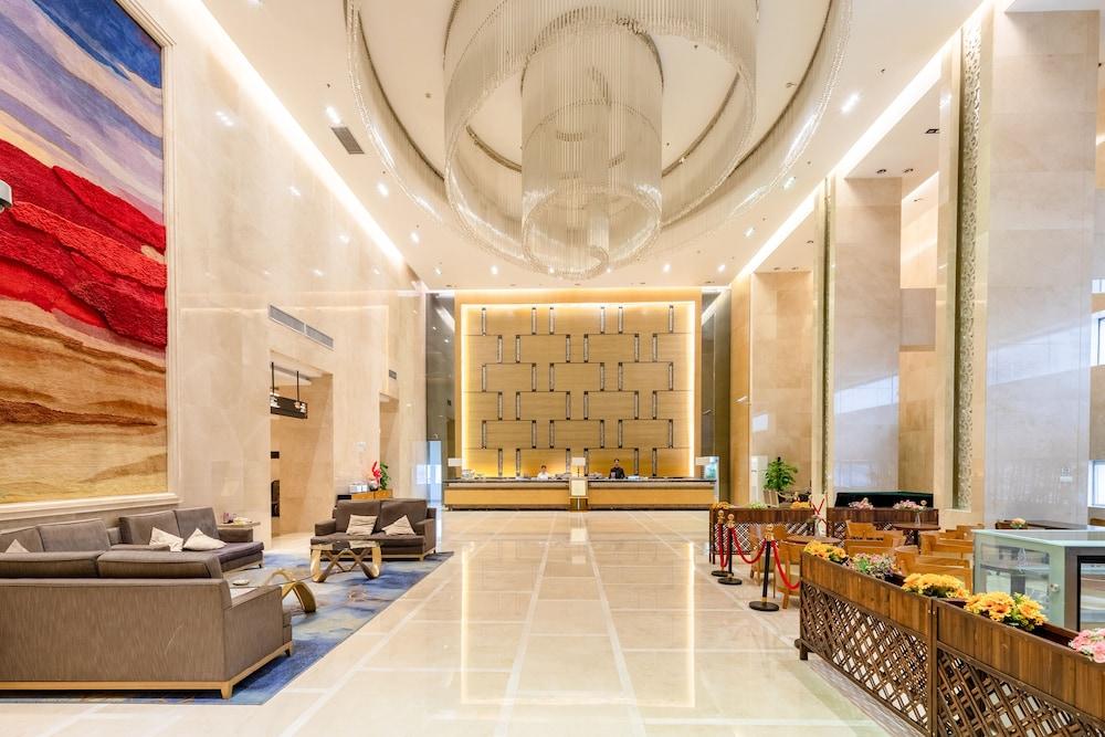 Pearl River International Hotel - Canmetro Line 11 Yijing Lu Station Гуанчжоу Экстерьер фото