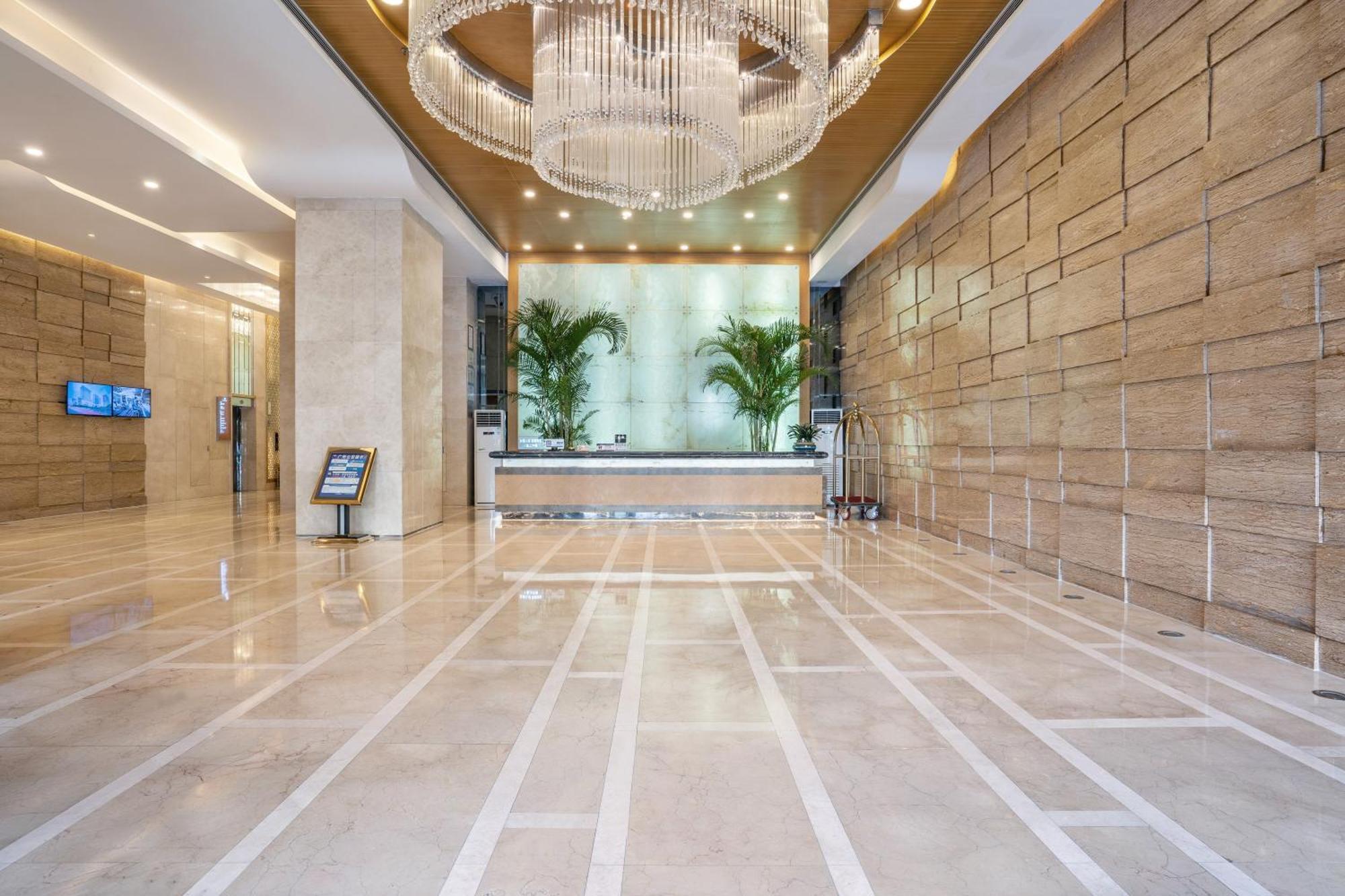 Pearl River International Hotel - Canmetro Line 11 Yijing Lu Station Гуанчжоу Экстерьер фото