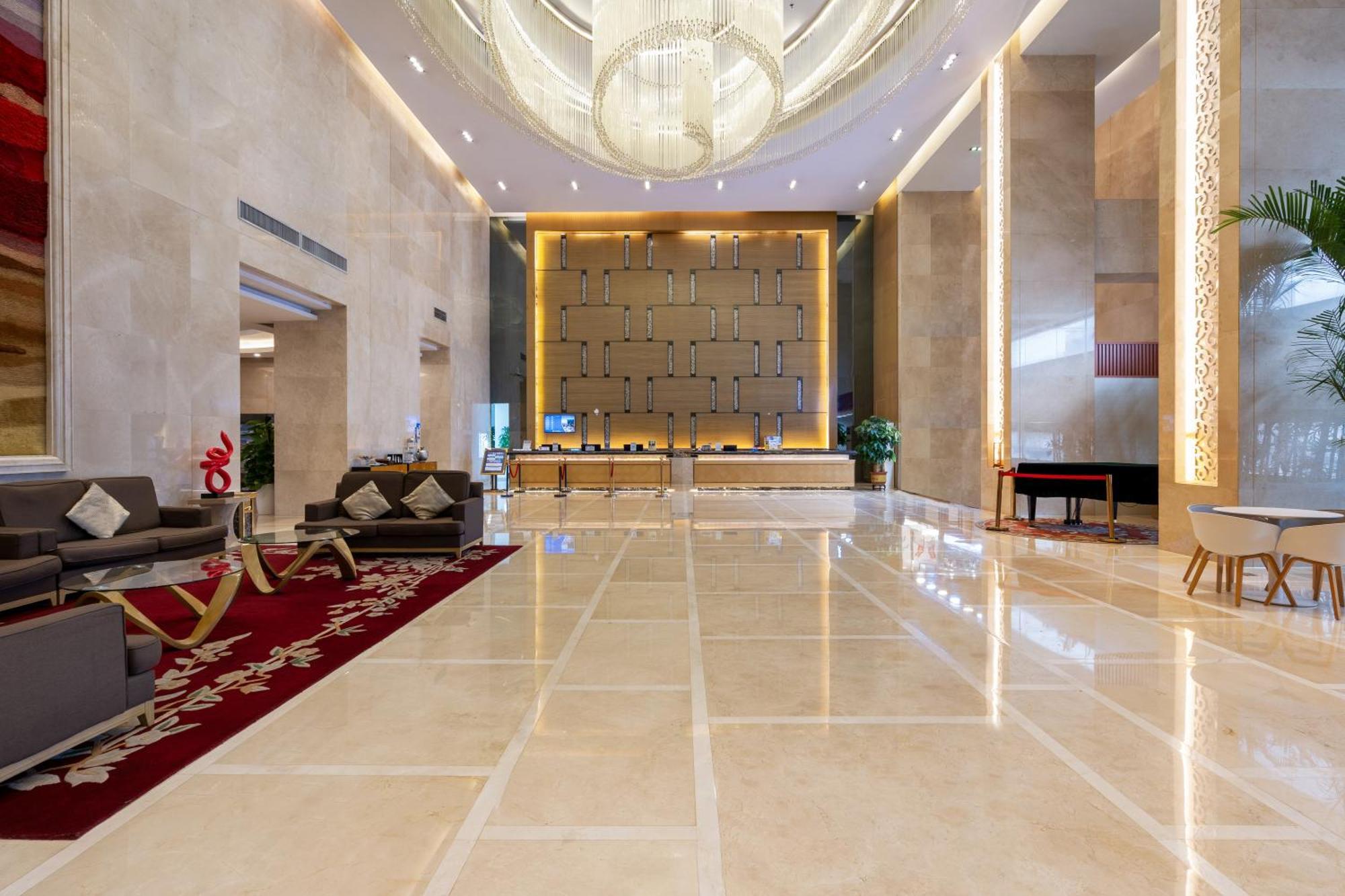 Pearl River International Hotel - Canmetro Line 11 Yijing Lu Station Гуанчжоу Экстерьер фото