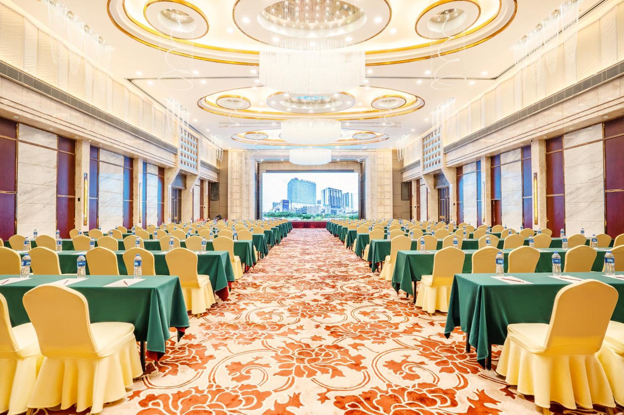 Pearl River International Hotel - Canmetro Line 11 Yijing Lu Station Гуанчжоу Экстерьер фото